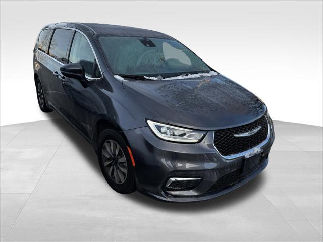 used 2023 Chrysler Pacifica Hybrid car, priced at $26,987