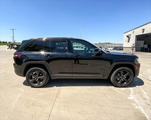 new 2025 Jeep Grand Cherokee car, priced at $39,954