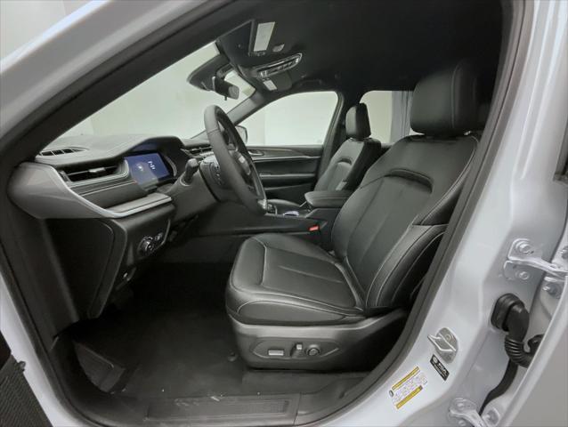 new 2025 Jeep Grand Cherokee L car, priced at $43,376