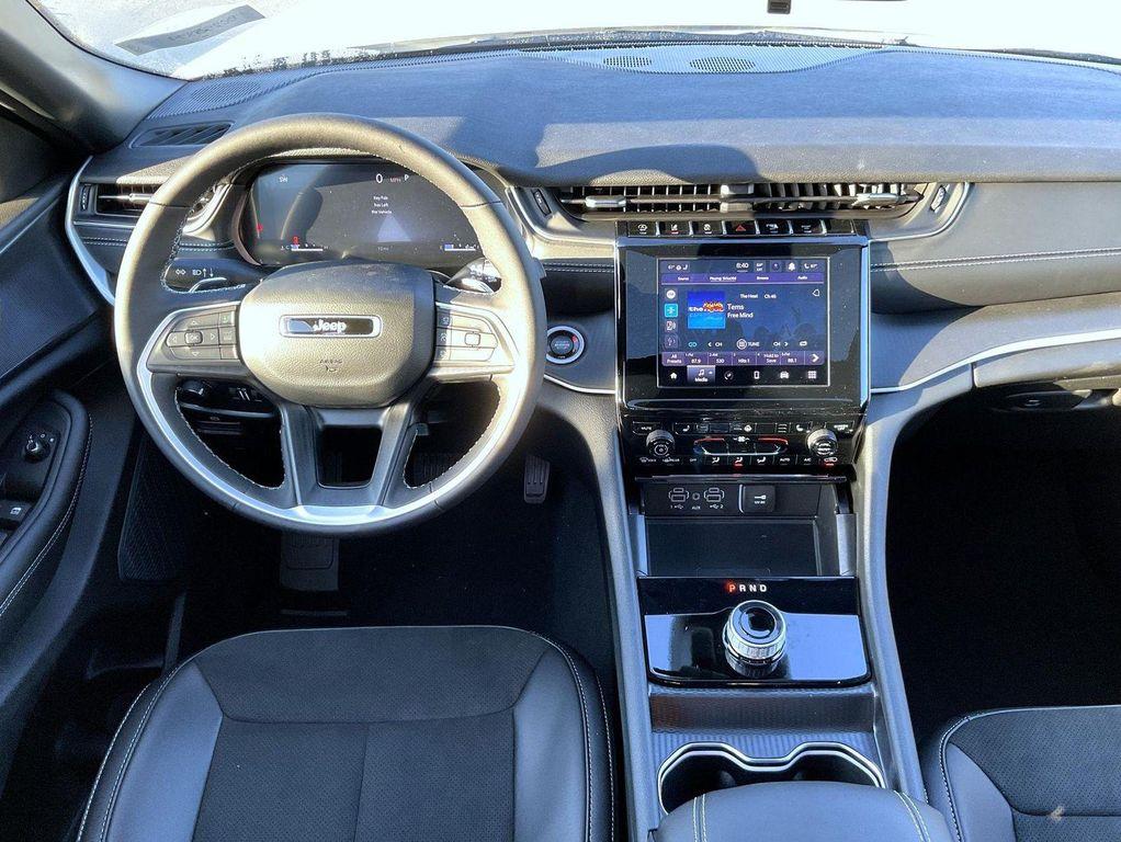 new 2025 Jeep Grand Cherokee car, priced at $40,219