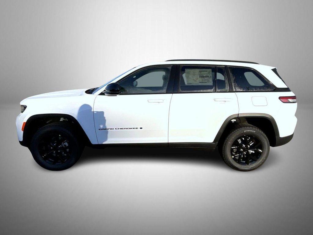 new 2025 Jeep Grand Cherokee car, priced at $40,219