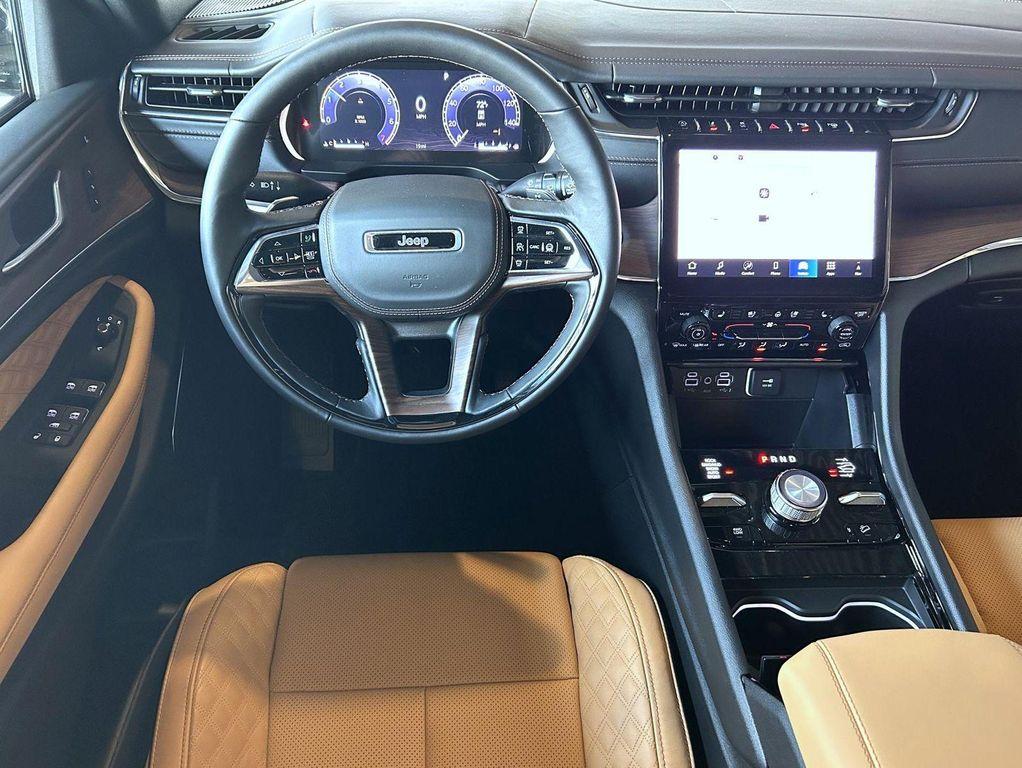 new 2025 Jeep Grand Cherokee car, priced at $58,129