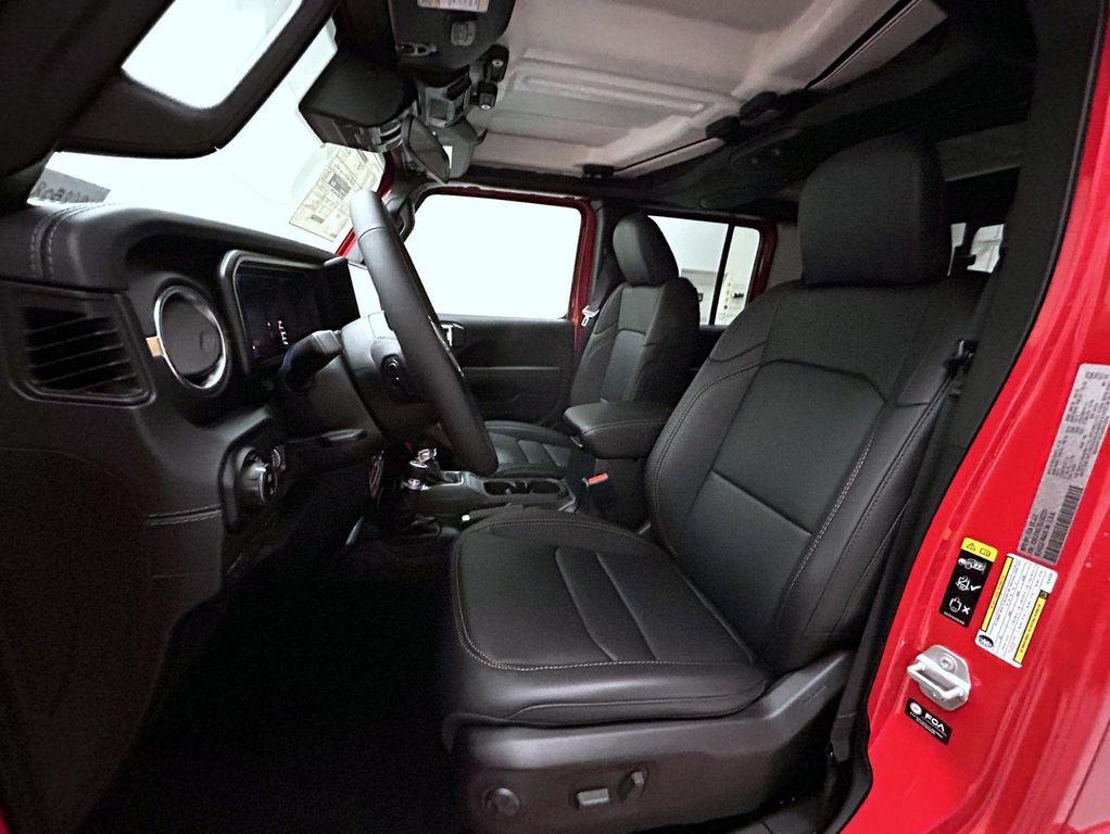 new 2025 Jeep Gladiator car, priced at $44,427