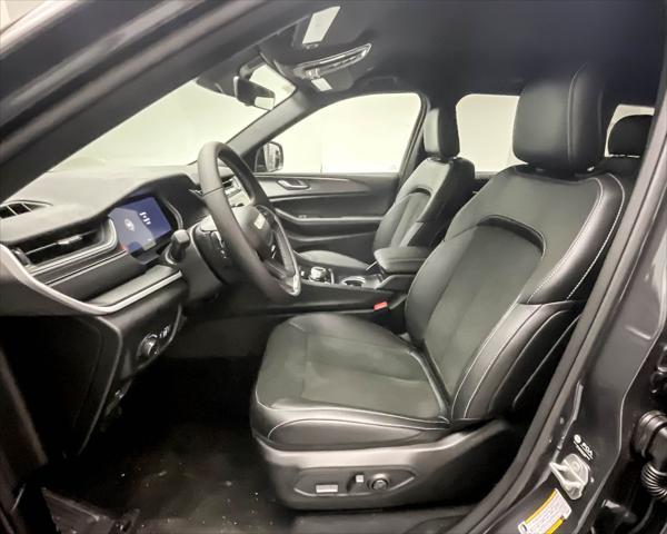 new 2025 Jeep Grand Cherokee car, priced at $39,730