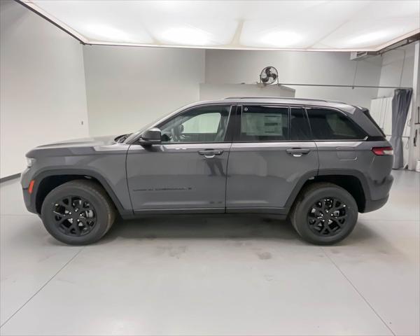 new 2025 Jeep Grand Cherokee car, priced at $40,499