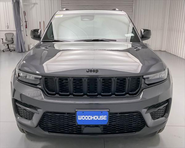 new 2025 Jeep Grand Cherokee car, priced at $40,499
