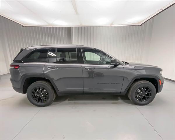 new 2025 Jeep Grand Cherokee car, priced at $40,499