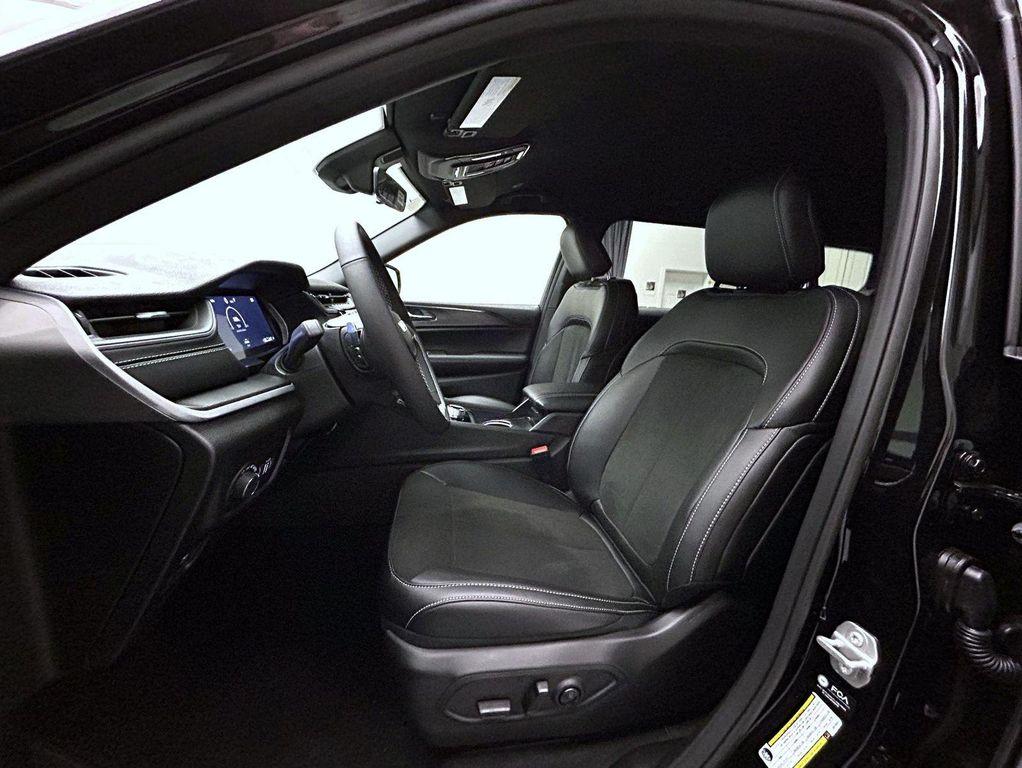new 2025 Jeep Grand Cherokee L car, priced at $40,503