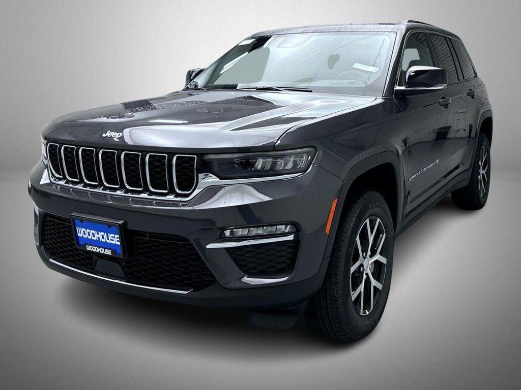 new 2025 Jeep Grand Cherokee car, priced at $40,549