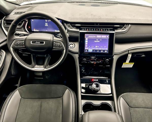 new 2025 Jeep Grand Cherokee car, priced at $39,194