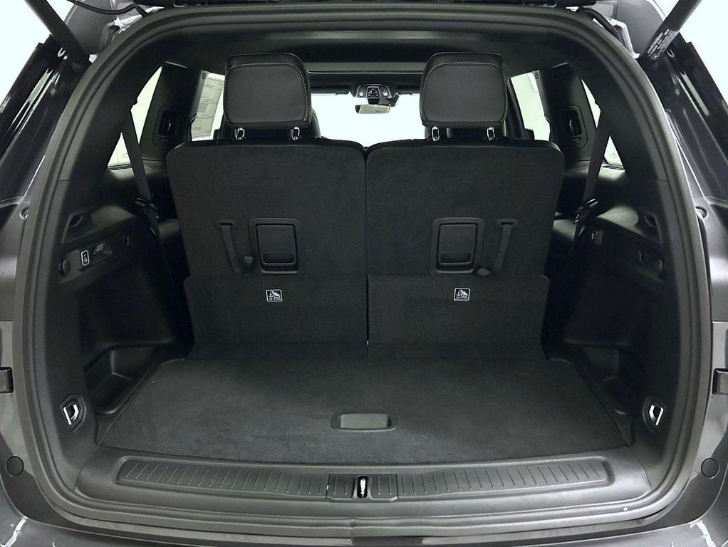 new 2025 Jeep Grand Cherokee L car, priced at $40,938