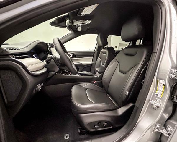 new 2025 Jeep Compass car, priced at $30,423