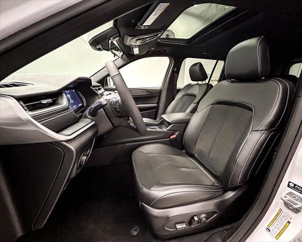 new 2025 Jeep Grand Cherokee car, priced at $40,214