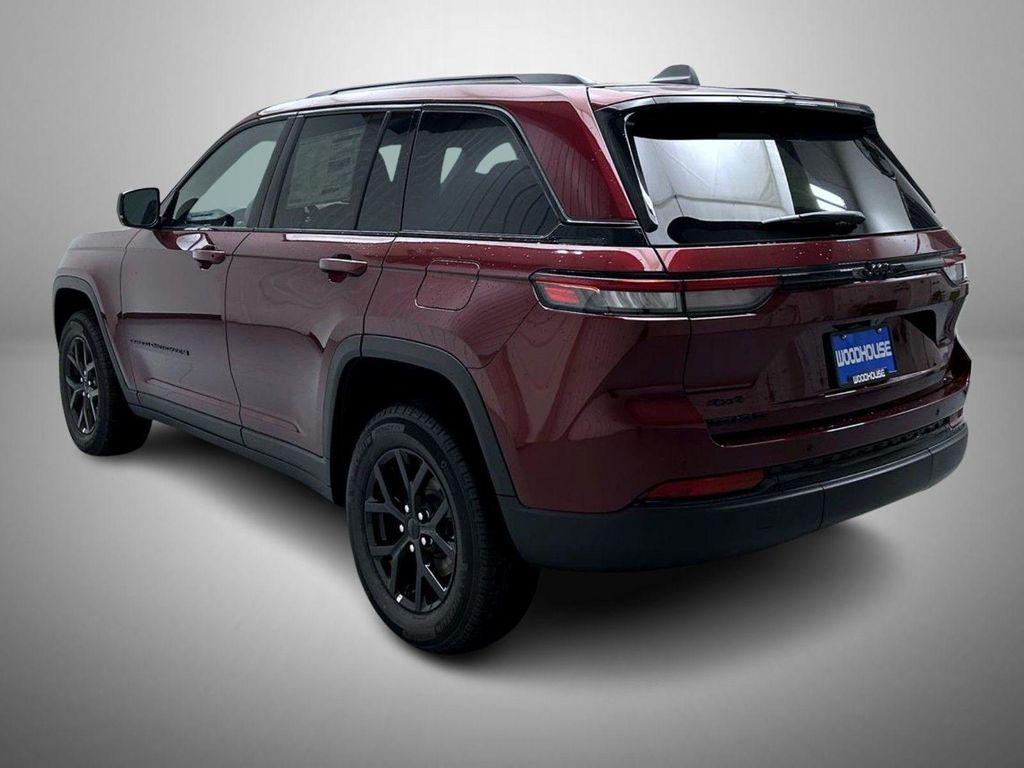 new 2025 Jeep Grand Cherokee car, priced at $40,755