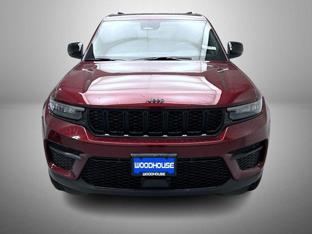 new 2025 Jeep Grand Cherokee car, priced at $40,755
