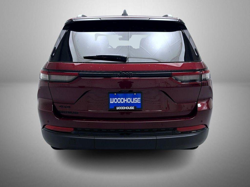 new 2025 Jeep Grand Cherokee car, priced at $40,755