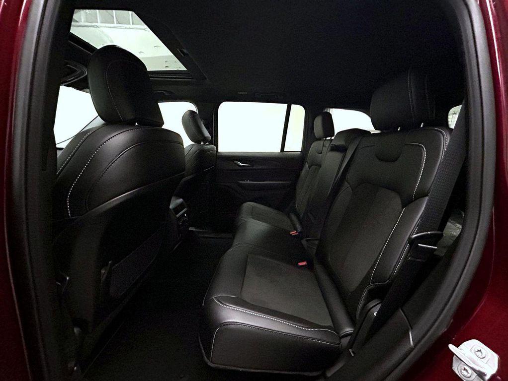 new 2025 Jeep Grand Cherokee car, priced at $40,755