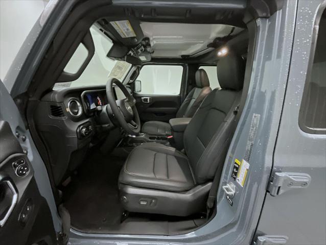 new 2025 Jeep Gladiator car, priced at $47,476