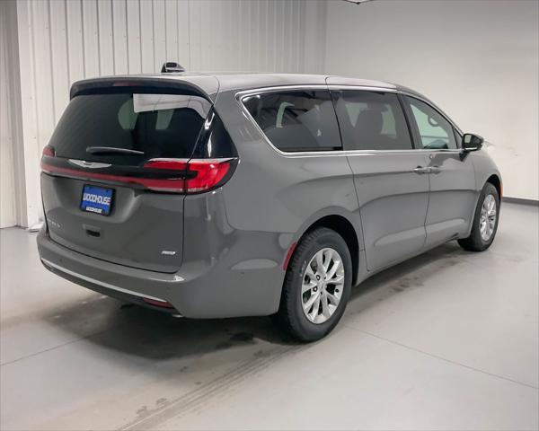 new 2025 Chrysler Pacifica car, priced at $45,187