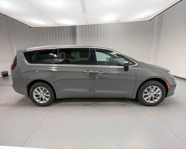 new 2025 Chrysler Pacifica car, priced at $45,187