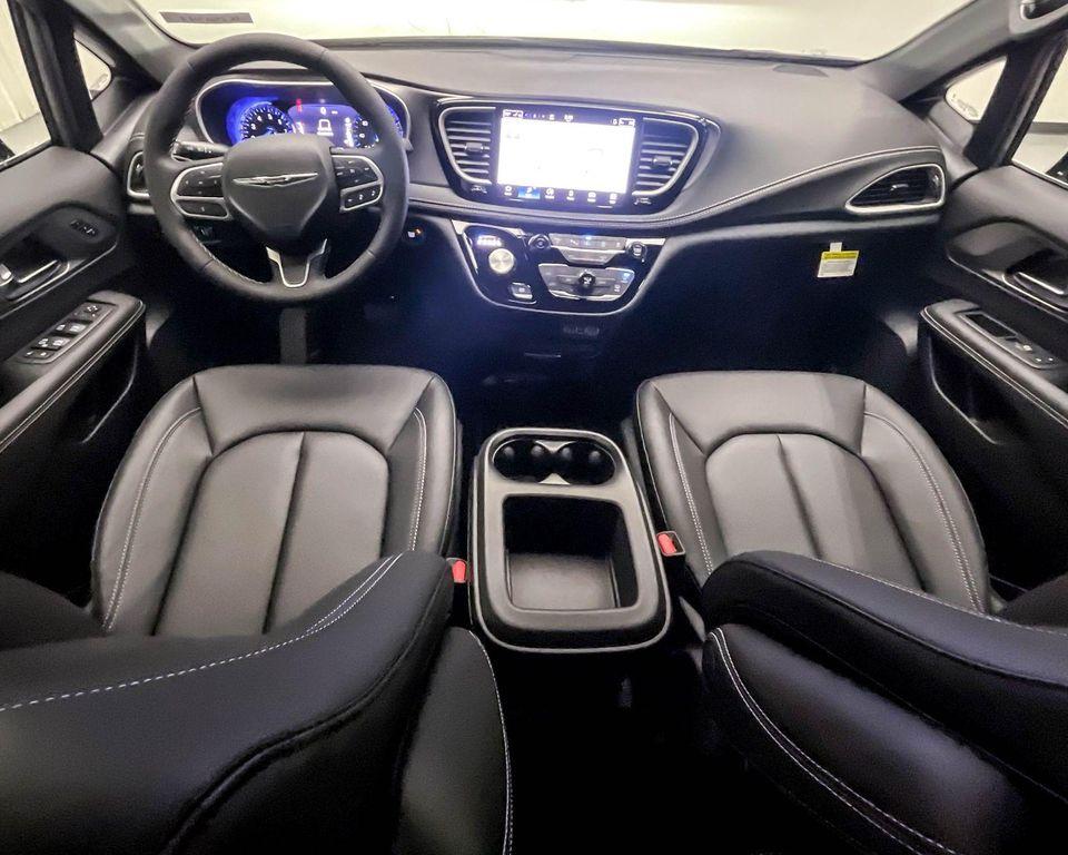 new 2025 Chrysler Pacifica car, priced at $42,970