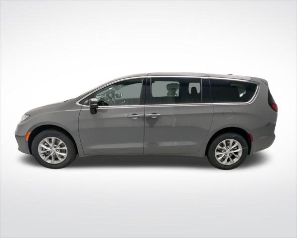new 2025 Chrysler Pacifica car, priced at $45,187