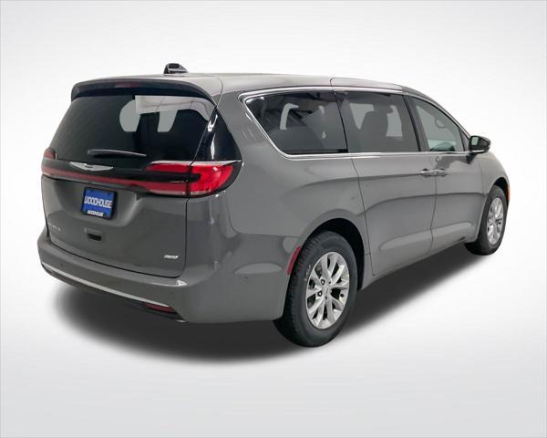 new 2025 Chrysler Pacifica car, priced at $45,187