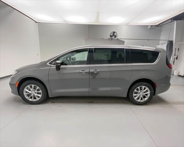 new 2025 Chrysler Pacifica car, priced at $45,187