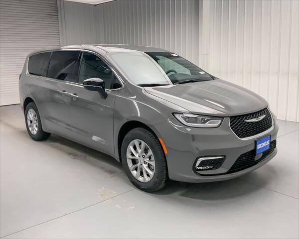 new 2025 Chrysler Pacifica car, priced at $45,187
