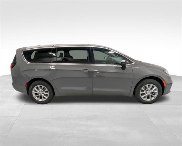 new 2025 Chrysler Pacifica car, priced at $44,088