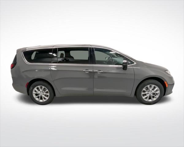 new 2025 Chrysler Pacifica car, priced at $45,187