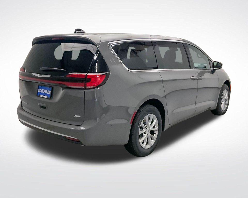 new 2025 Chrysler Pacifica car, priced at $42,970