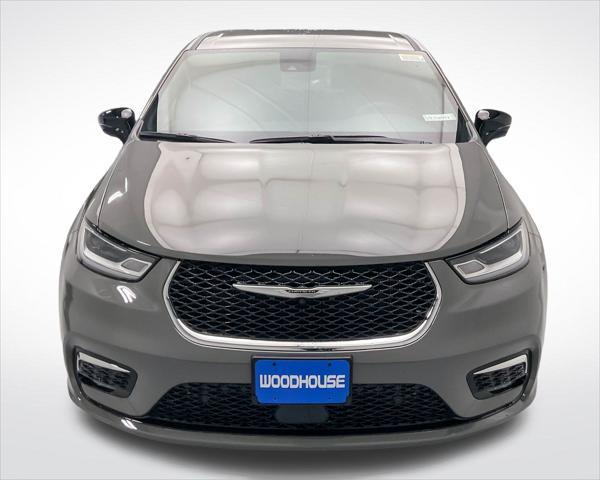 new 2025 Chrysler Pacifica car, priced at $45,187