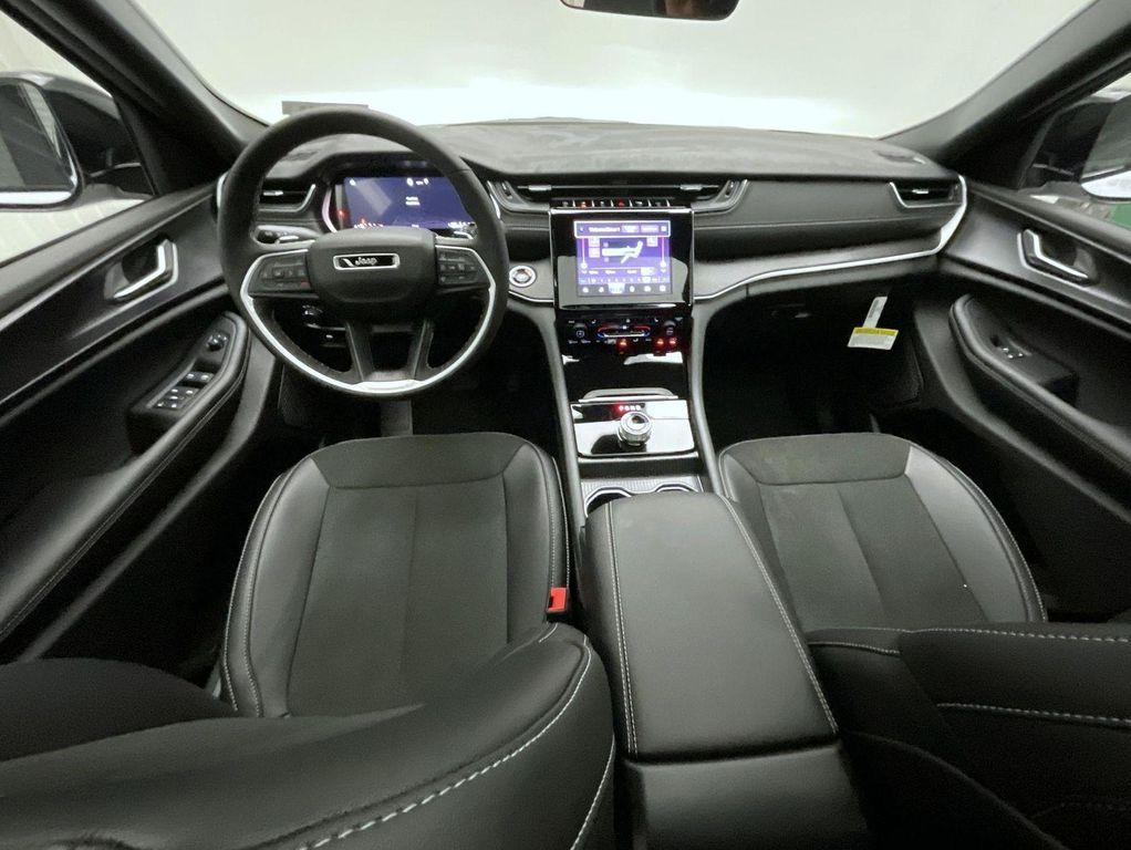 new 2025 Jeep Grand Cherokee L car, priced at $40,420