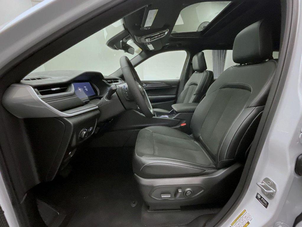new 2025 Jeep Grand Cherokee L car, priced at $40,420