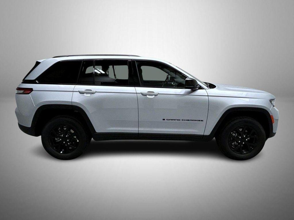 new 2025 Jeep Grand Cherokee car, priced at $39,288