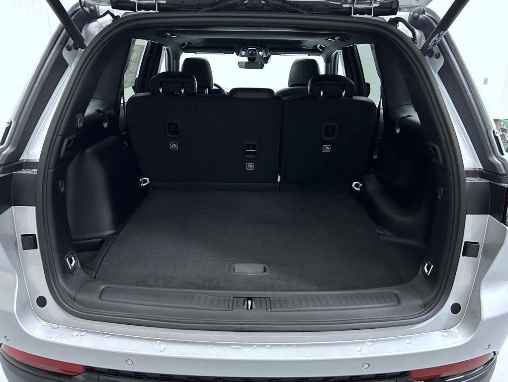 new 2025 Jeep Grand Cherokee car, priced at $39,288
