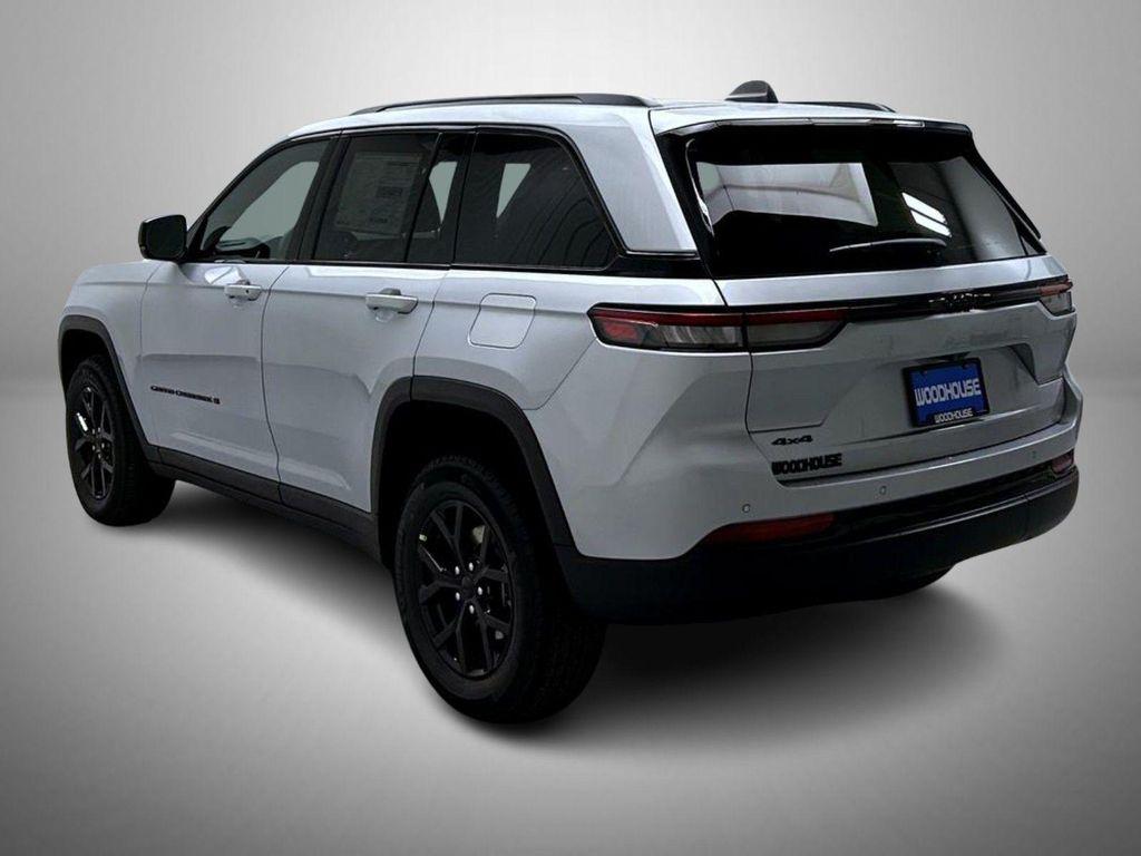 new 2025 Jeep Grand Cherokee car, priced at $39,288