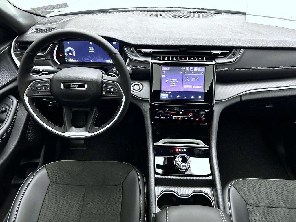 new 2025 Jeep Grand Cherokee car, priced at $39,288