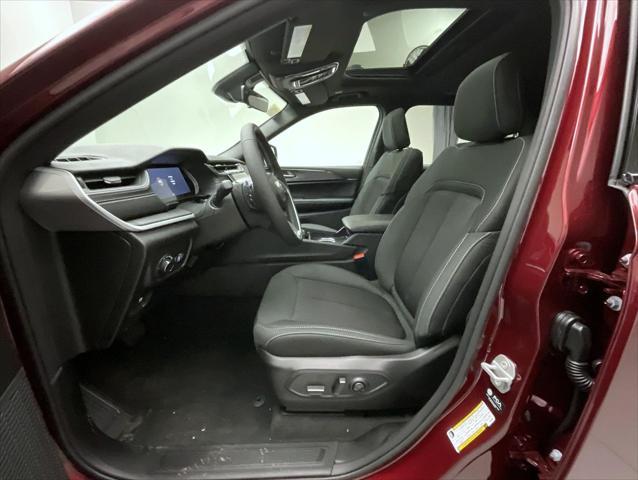 new 2025 Jeep Grand Cherokee L car, priced at $39,933