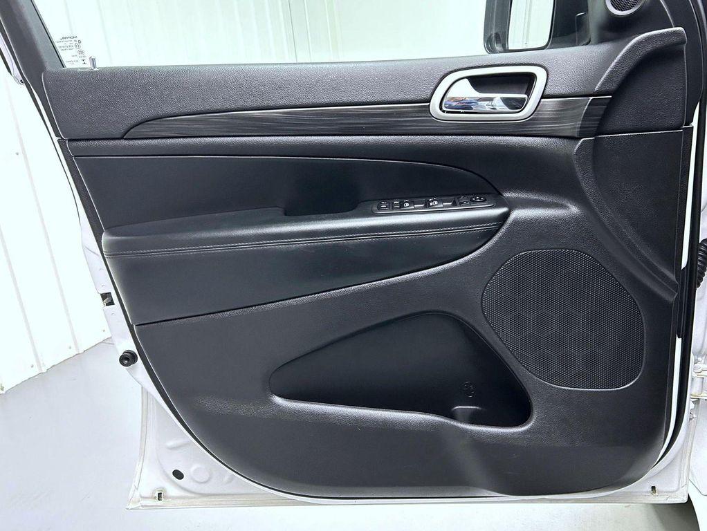used 2021 Jeep Grand Cherokee car, priced at $23,613
