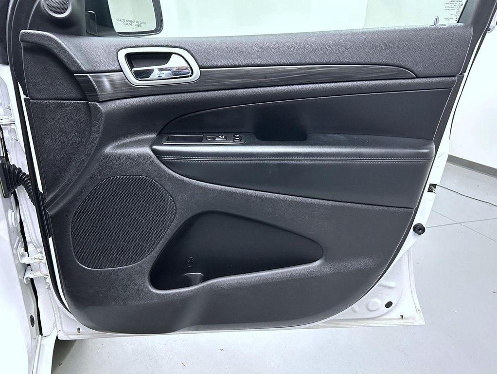 used 2021 Jeep Grand Cherokee car, priced at $23,613