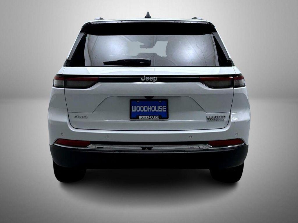 new 2025 Jeep Grand Cherokee car, priced at $40,031
