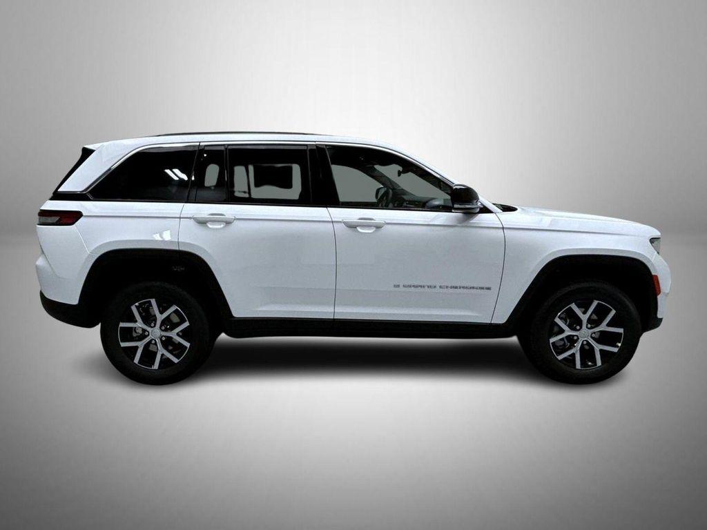 new 2025 Jeep Grand Cherokee car, priced at $40,031