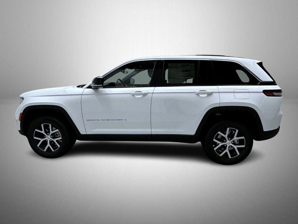 new 2025 Jeep Grand Cherokee car, priced at $40,031