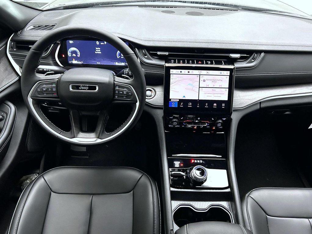 new 2025 Jeep Grand Cherokee L car, priced at $42,074