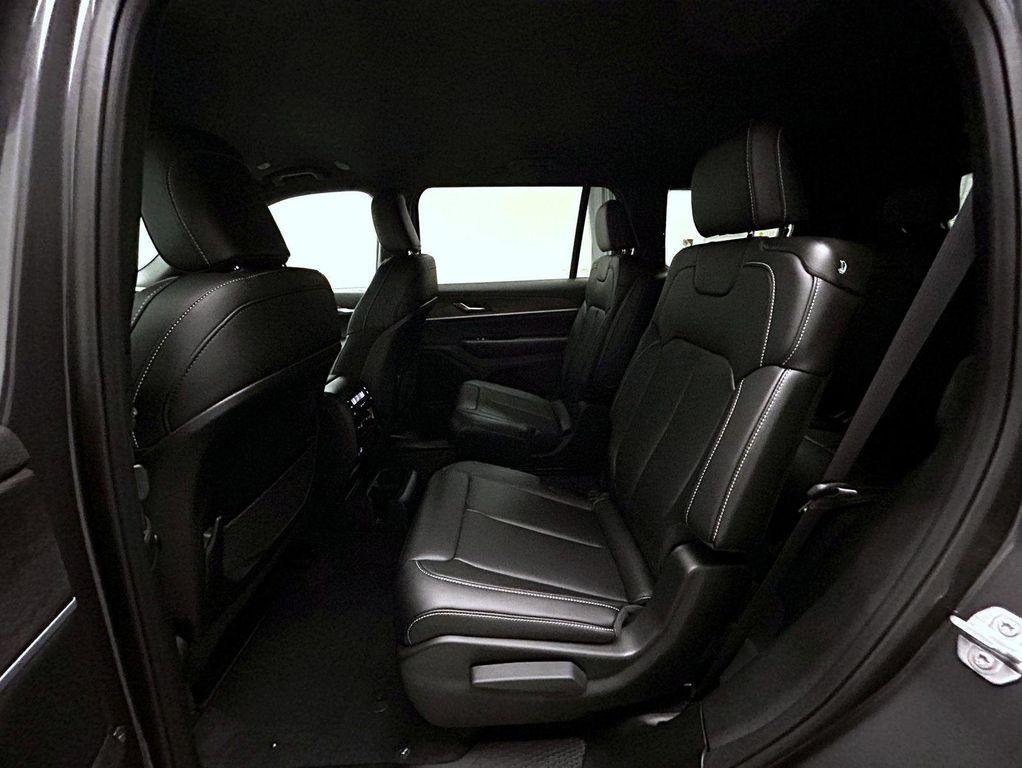 new 2025 Jeep Grand Cherokee L car, priced at $42,074