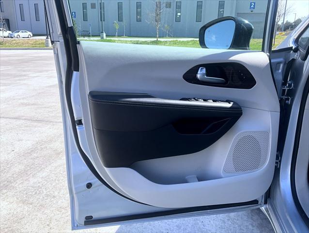 used 2024 Chrysler Pacifica car, priced at $36,521