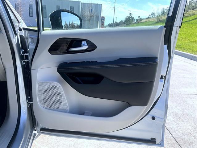 used 2024 Chrysler Pacifica car, priced at $36,521