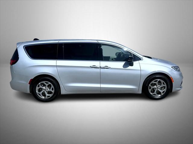 used 2024 Chrysler Pacifica car, priced at $36,521